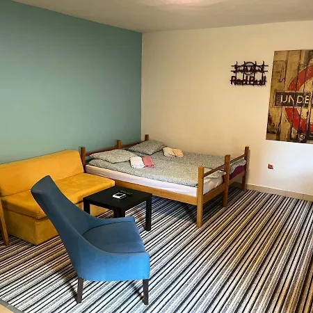Studio Karpuzova With Garden And Free Parking Σαράγεβο